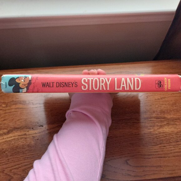Walt Disney’s Story Land Hardcover 1962 Vintage Golden Book 55 Favorite Stories - Picture 5 of 5